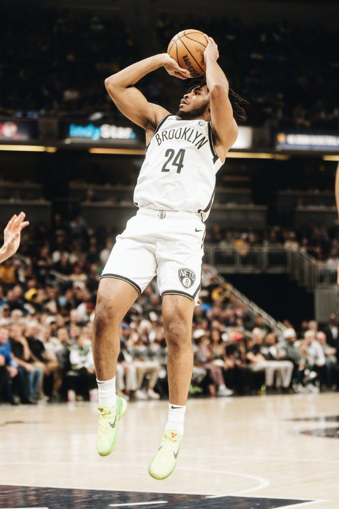 -关于Scout连续十二场比赛得分超过大胜，篮网挑战极限！的信息